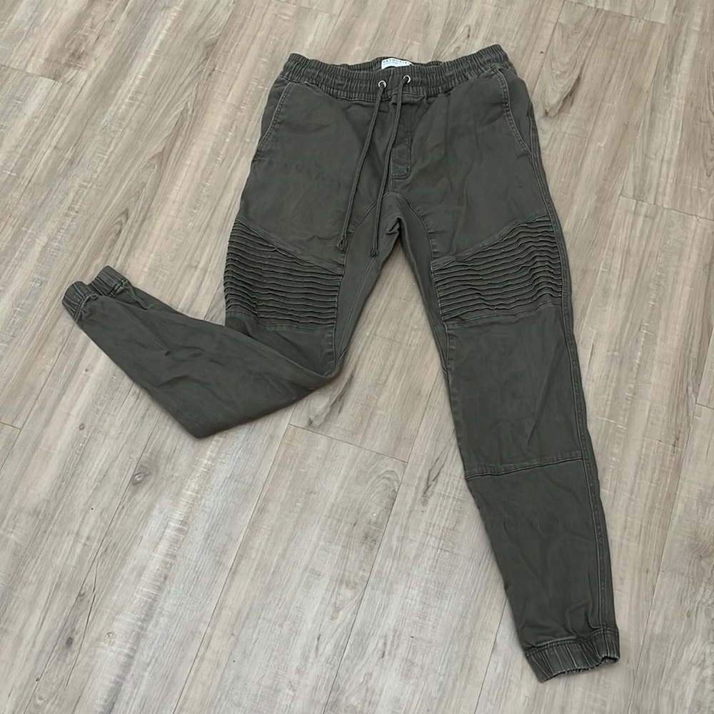 Super comfortable and really edgy pants, great condition, like new!
